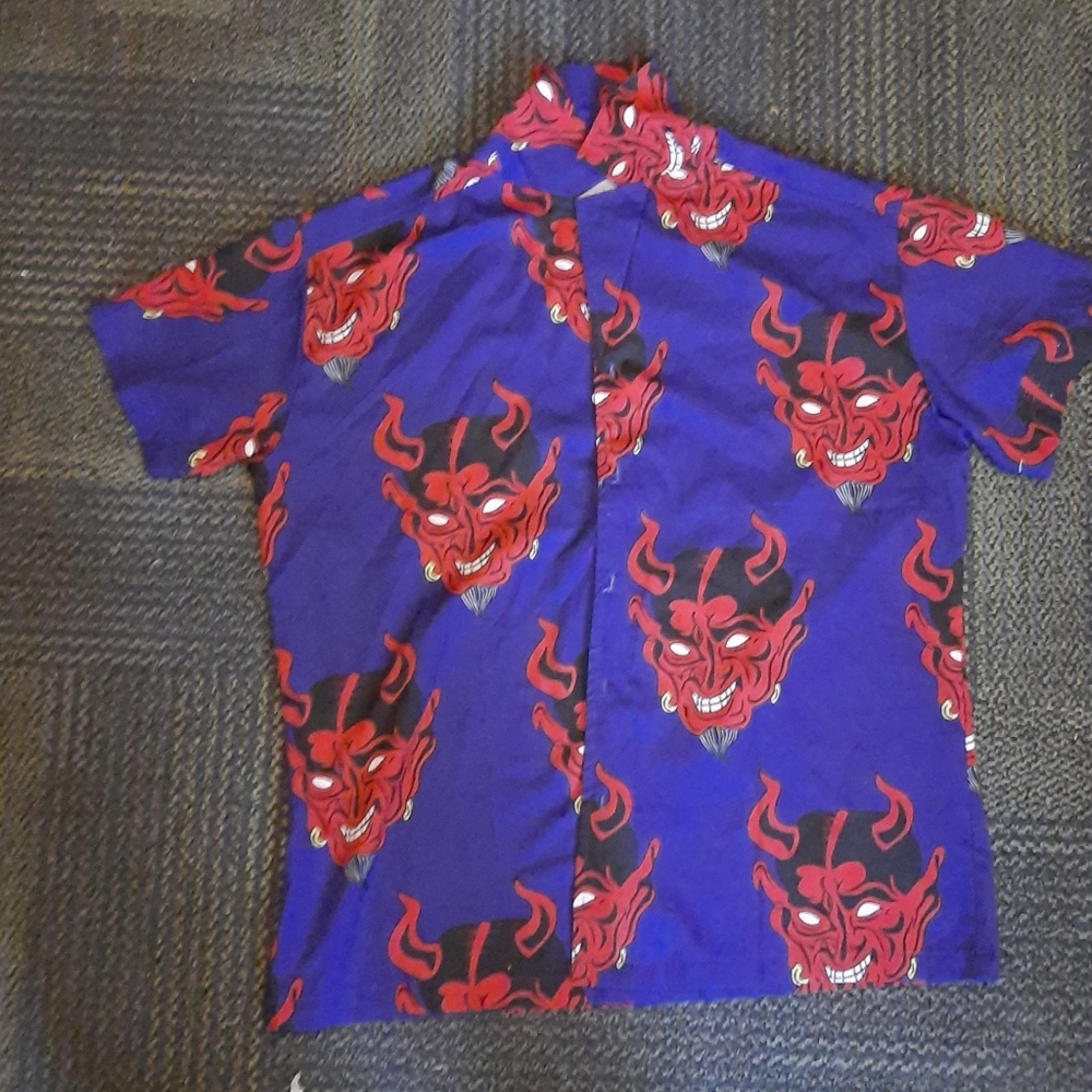 Satanic collared button up - Picture 4 of 4